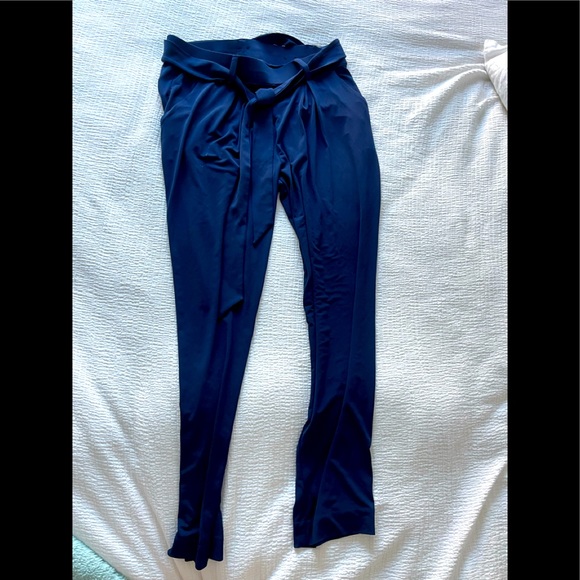 NWT 👖Express Womens Pants Size Medium - Picture 1 of 3